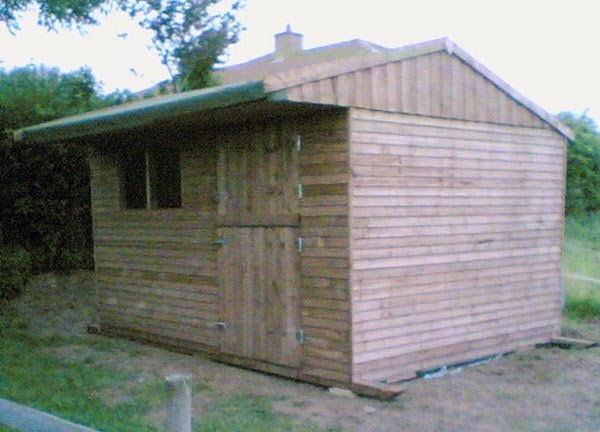 K6-1 single stable on skids