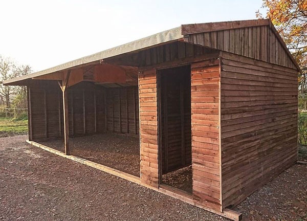 L18-2 double field shelter and open fronted store